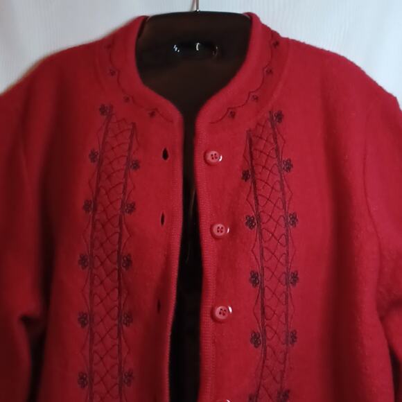 THE TOG SHOP Women's Red Wool Embroidered Sweater. M - Picture 4 of 12